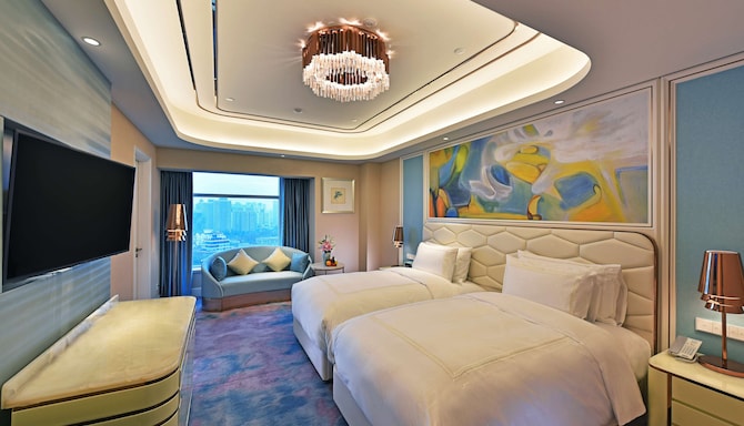 Radisson Collection Hotel, Xing Guo Shanghai - Collection Business Class Room