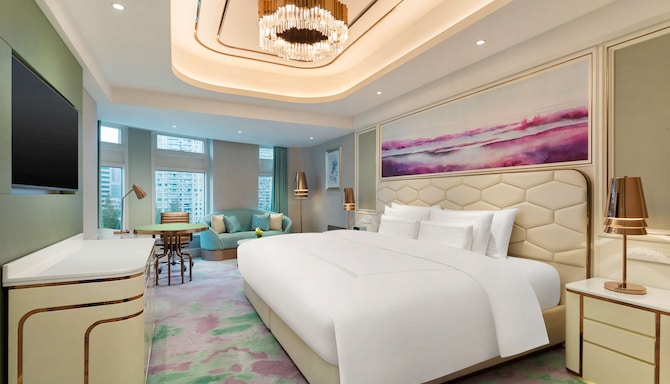 Radisson Collection Hotel, Xing Guo Shanghai - Collection Room with panoramic view