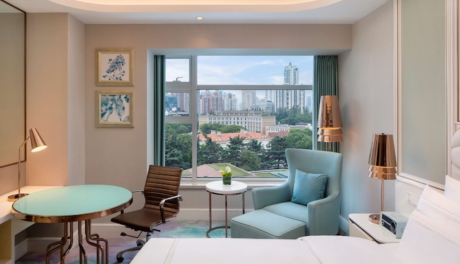 Radisson Collection Hotel, Xing Guo Shanghai - Collection Room with garden view