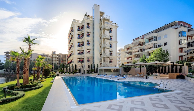 Radisson Collection Morina Hotel, Tirana - Pool