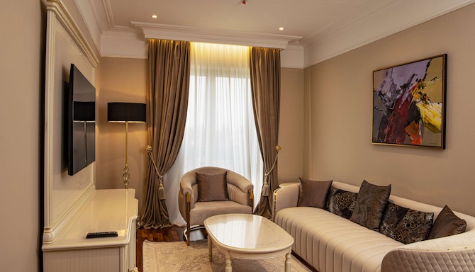 Radisson Collection Morina Hotel, Tirana - Suite