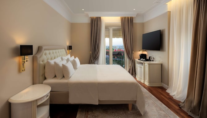 Radisson Collection Morina Hotel, Tirana - Suite