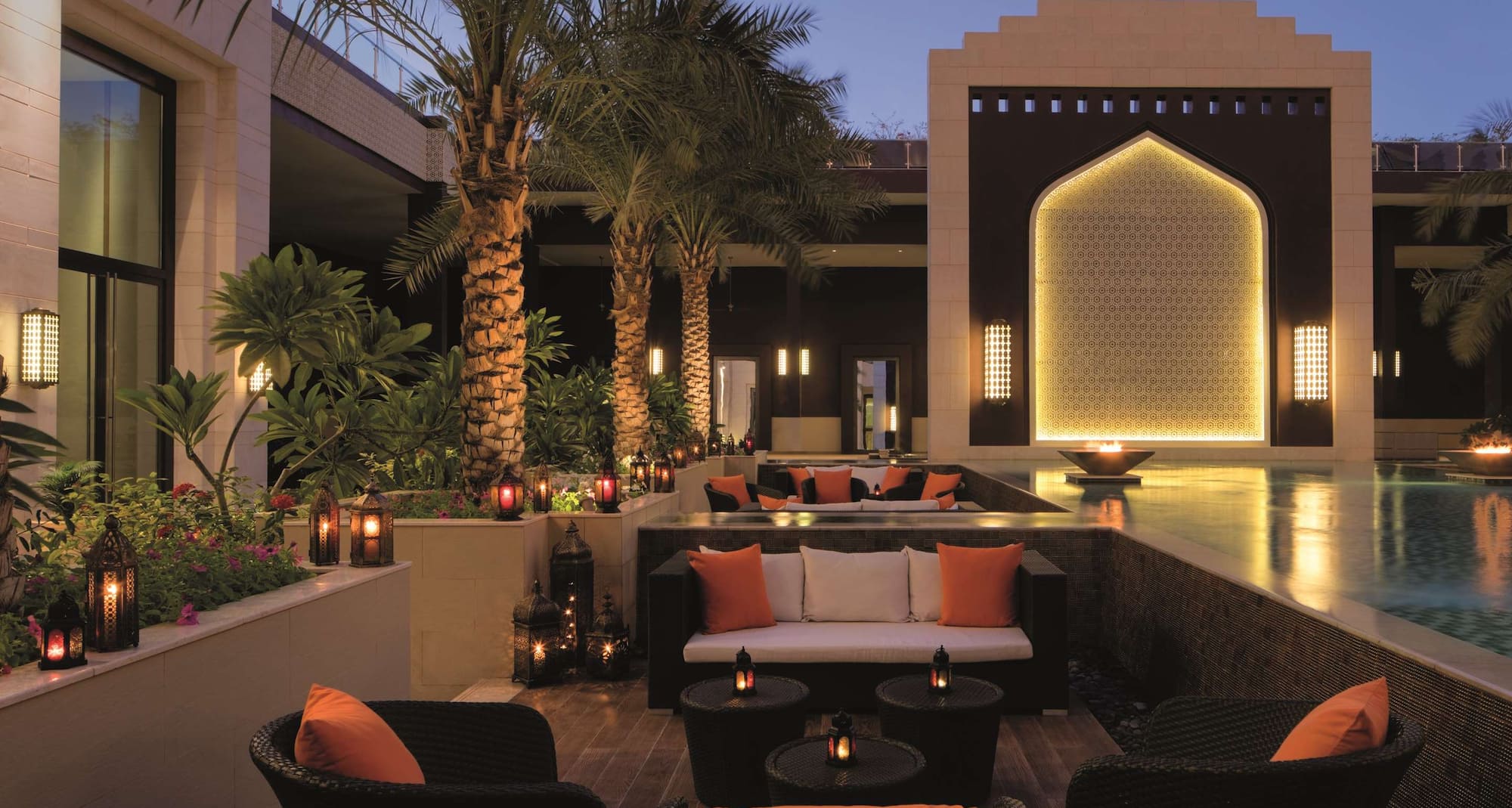 Radisson Collection Muscat, Hormuz Grand - Terrasse au bord de l’eau de l'OMNY