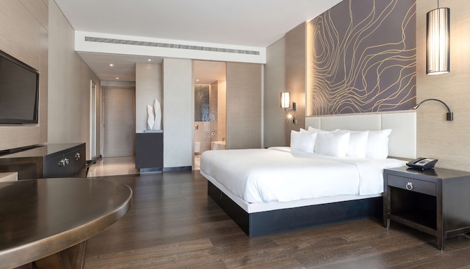 Radisson Collection Muscat, Hormuz Grand - Collection Superior Room - Pool View