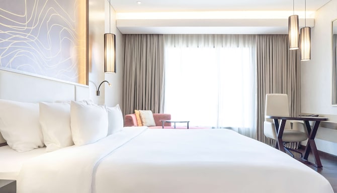 Radisson Collection Muscat, Hormuz Grand - Collection Superior Room - Pool View