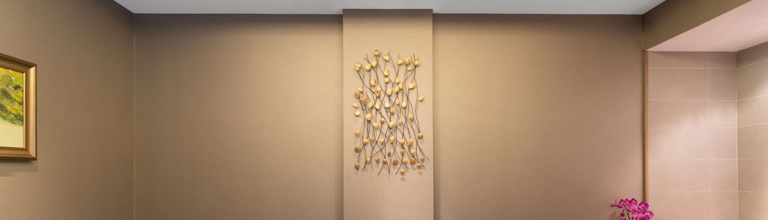 Hormuz Grand Muscat, A Radisson Collection Hotel A Radisson Collection Hotel - Spa treatment room for couples