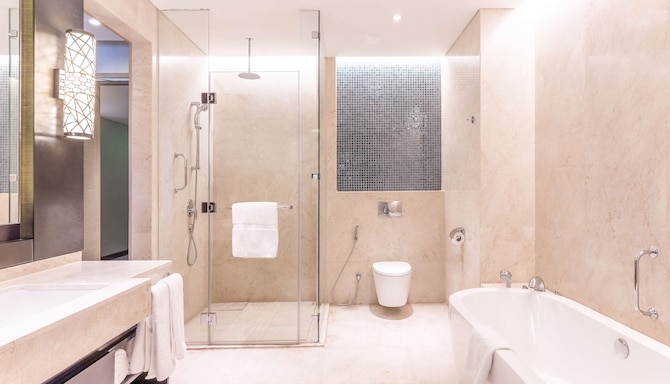 Radisson Collection Muscat, Hormuz Grand - حمام الجناح