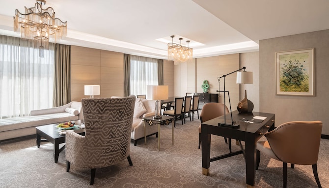 Radisson Collection Muscat, Hormuz Grand - جناح