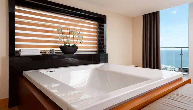 Radisson Collection Paradise Resort & Spa, Sochi - Удобства в люксе