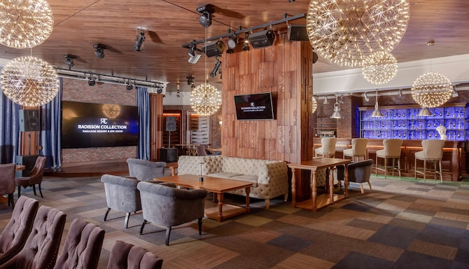 Radisson Collection Paradise Resort and Spa - Karaoke bar