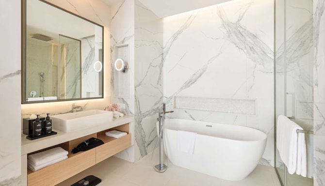 Radisson Collection Resort, Galle - Penthouse Suite bathroom