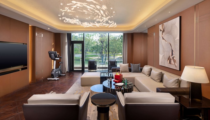 Radisson Collection Resort, Nanjing - Signature Suite-Living Room