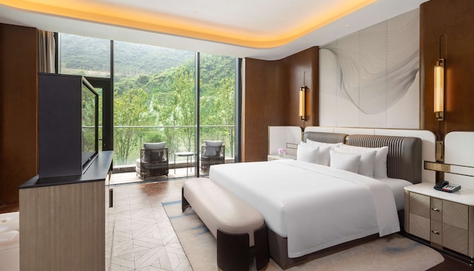 Radisson Collection Resort, Nanjing - Presidental Suite-Bedroom