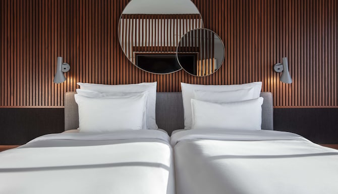 Radisson Collection Royal Hotel, Copenhagen - Guest room with twin beds