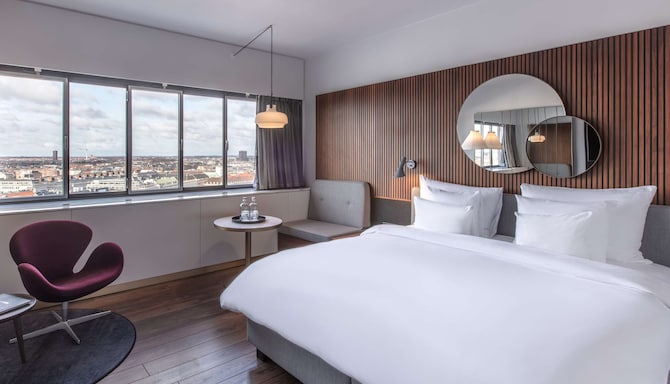 Radisson Collection Royal Hotel, Copenhagen - Guest room - Copenhagen sky view