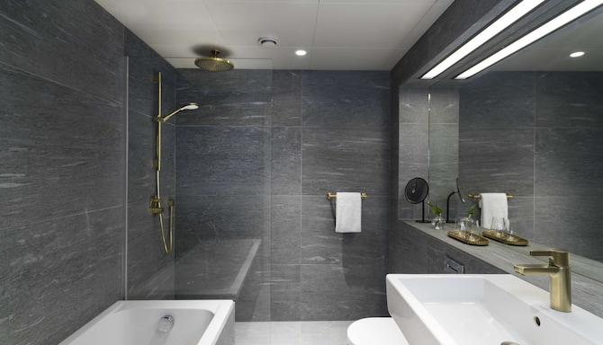 Radisson Collection Royal Hotel, Copenhagen - Suite bathroom