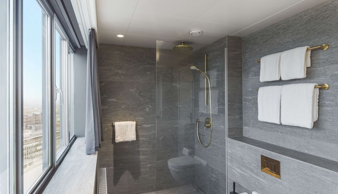 Radisson Collection Royal Hotel, Copenhagen - Corner Suite bathroom