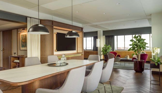 Radisson Collection Royal Hotel, Copenhagen - Panorama Suite dining area