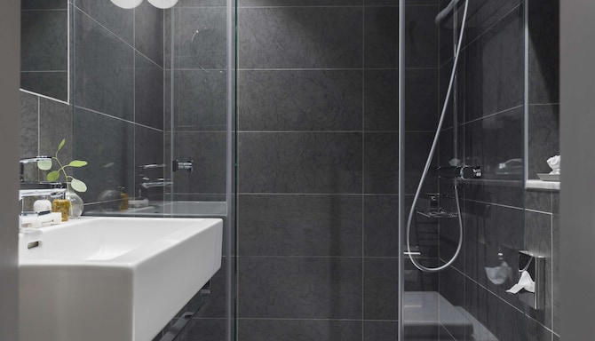 Radisson Collection Strand Hotel, Stockholm - Guest Room bathroom