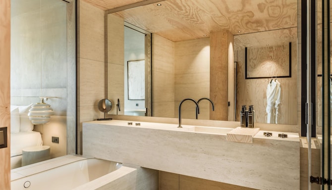 Radisson Collection The National Hotel, Brussels - حمام غرفة الضيوف