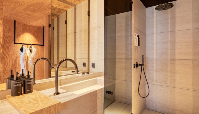 Radisson Collection The National Hotel, Brussels - حمام غرفة الضيوف