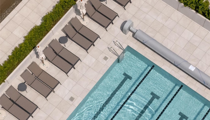 Radisson Collection Hotel, The National Brussels - David Lloyd outdoor pool