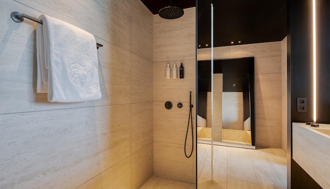 Radisson Collection The National Hotel, Brussels - حمام الجناح