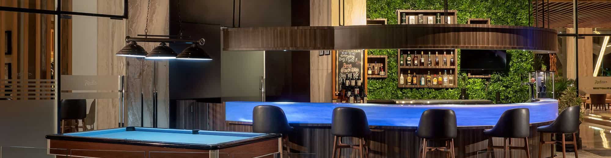 Radisson Golf & Convention Center Batam - Bar area