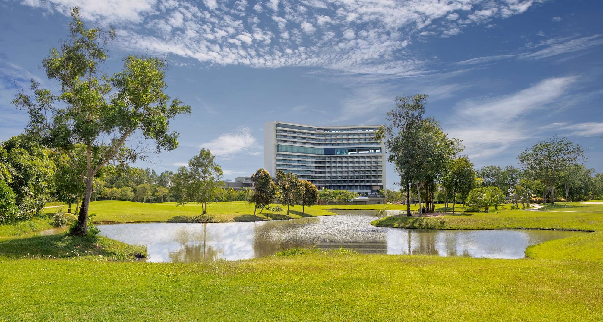 Radisson Golf & Convention Center Batam - Hotel grounds
