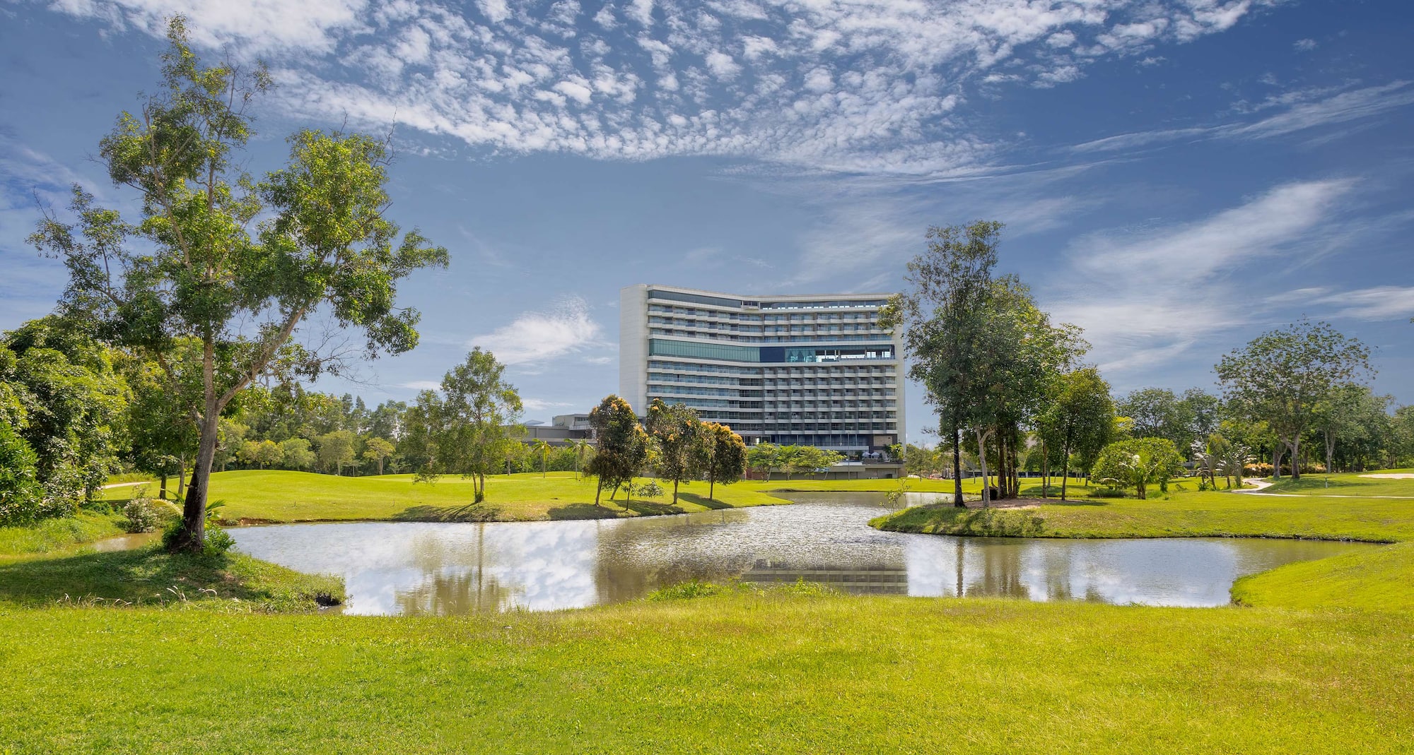 Radisson Golf & Convention Center Batam - Hotel grounds