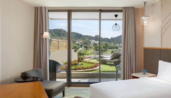 Radisson Golf & Convention Center Batam - Deluxe Garden Inside View