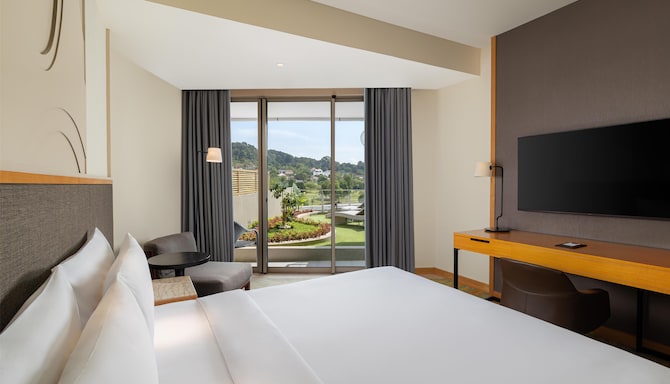Radisson Golf & Convention Center Batam - Deluxe Terrace Guest Room