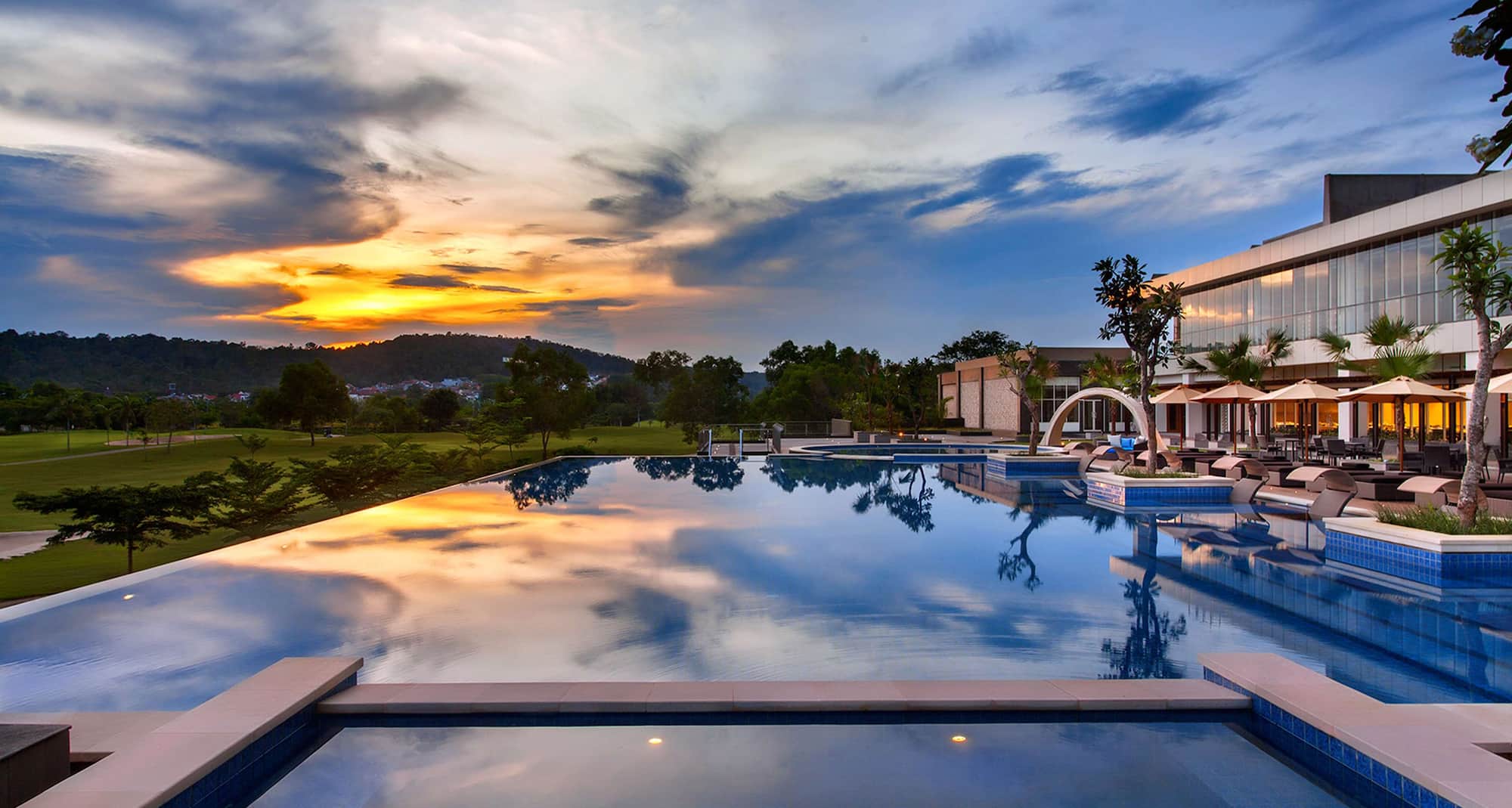 Radisson Golf & Convention Center Batam - Pool