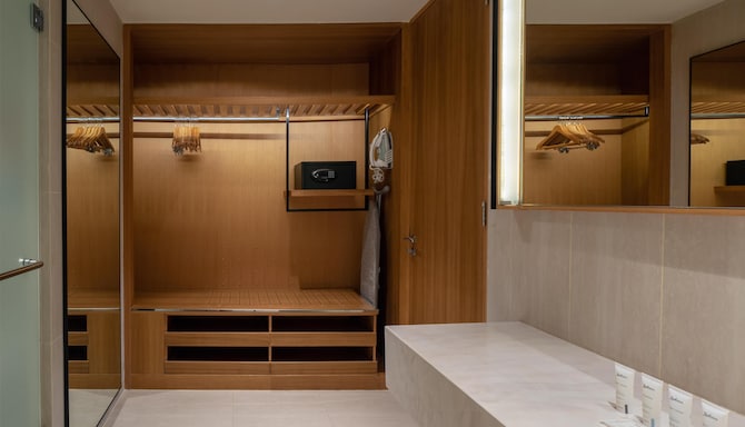 Radisson Golf & Convention Center Batam - Studio Suite Bathroom