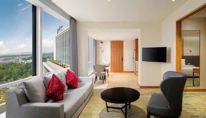 Radisson Golf & Convention Center Batam - One Bedroom Suite City View Living Room