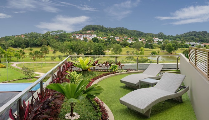 Radisson Golf & Convention Center Batam - Deluxe Garden Outside View