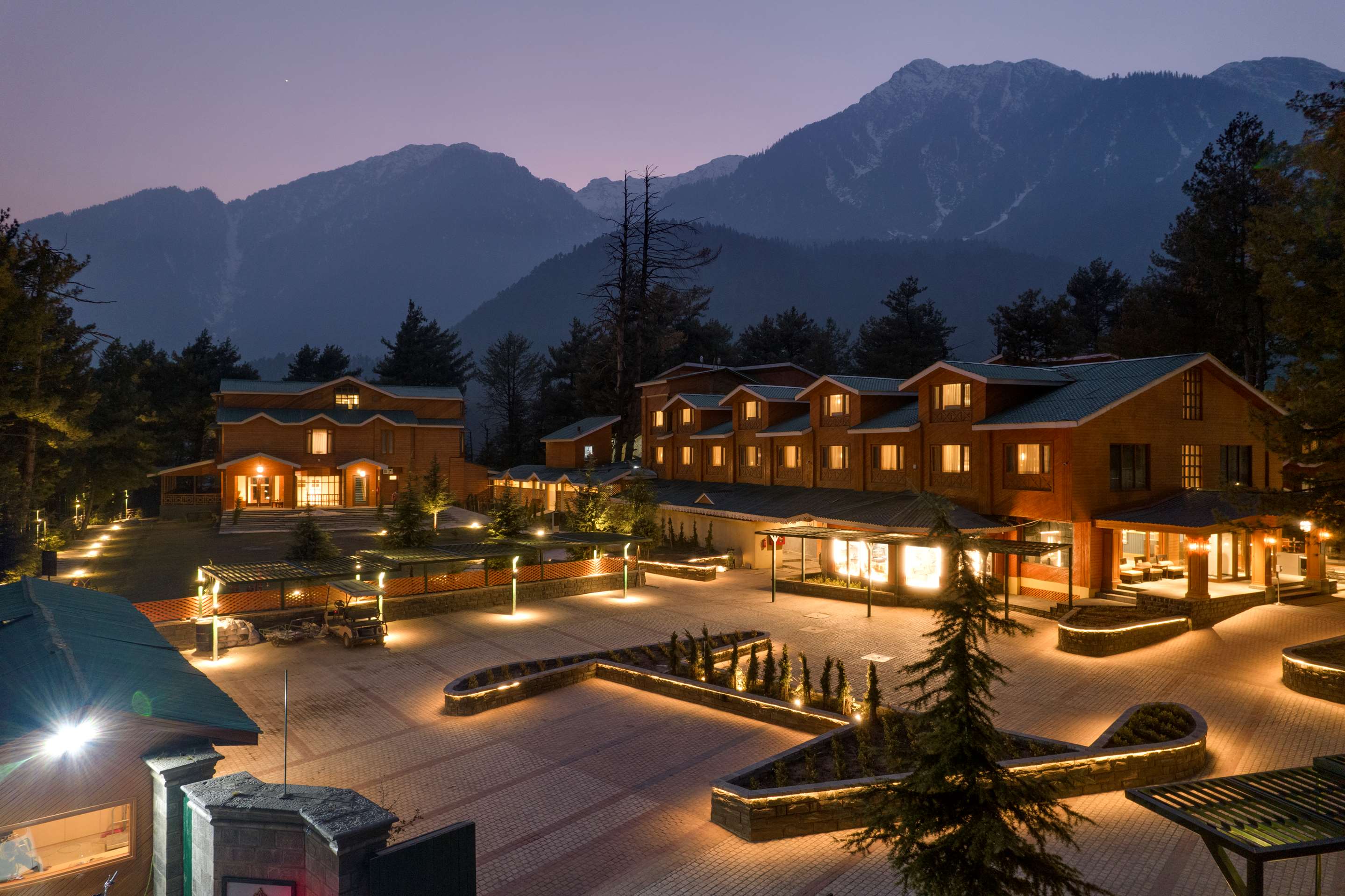 Radisson Golf Resort Pahalgam - Exterior