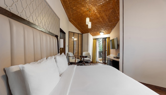 Radisson Golf Resort Pahalgam - Premium Room Mountain View