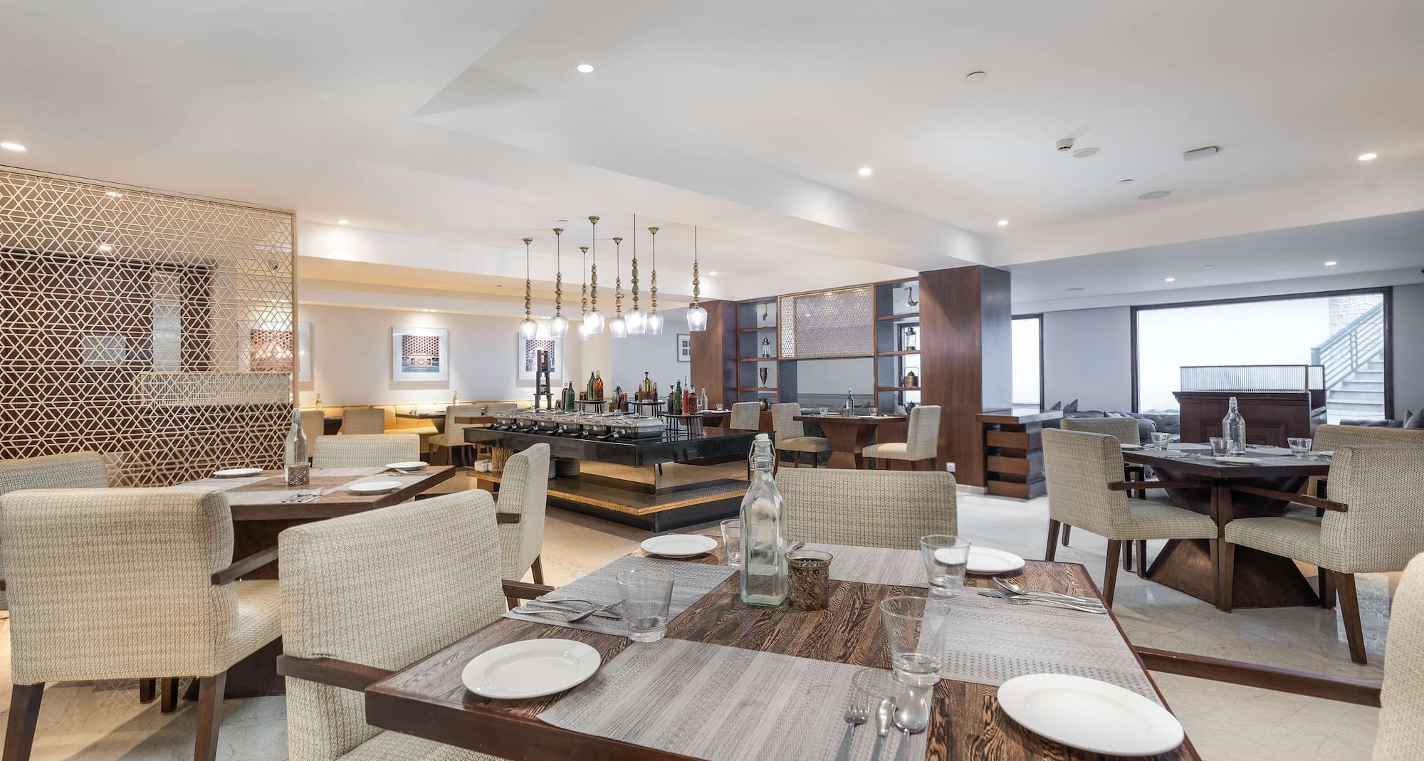 Radisson Hotel Pahalgam Golf View Resort - Restaurant: ADD "Mumtaz"