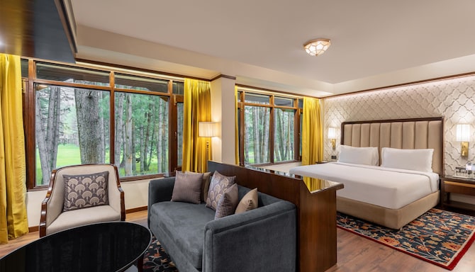 Radisson Golf Resort Pahalgam - Junior Suite