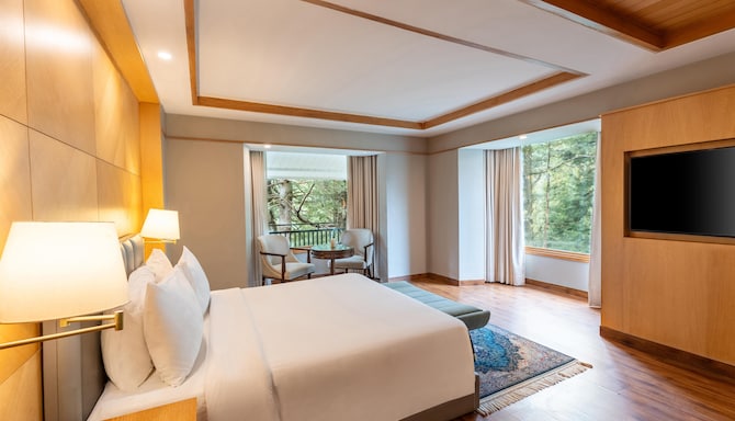 Radisson Golf Resort Pahalgam - Executive Suite