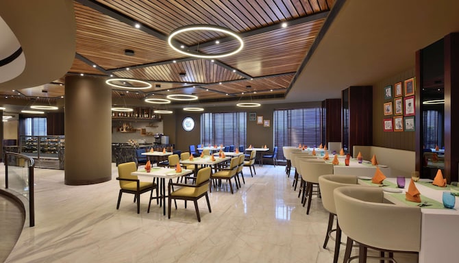 Radisson Gurugram Udyog Vihar - The Brew Bar