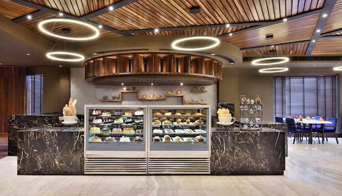 Radisson Gurugram Udyog Vihar - Little Patisserie