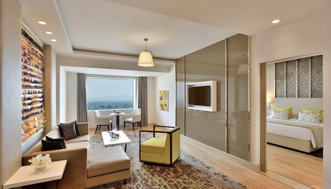Radisson Gurugram Udyog Vihar - Suite