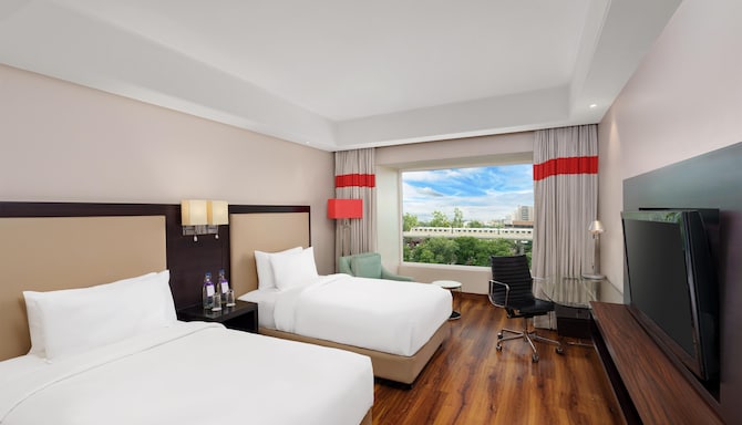Radisson Hotel Agra - Deluxe Twin City View Bedroom