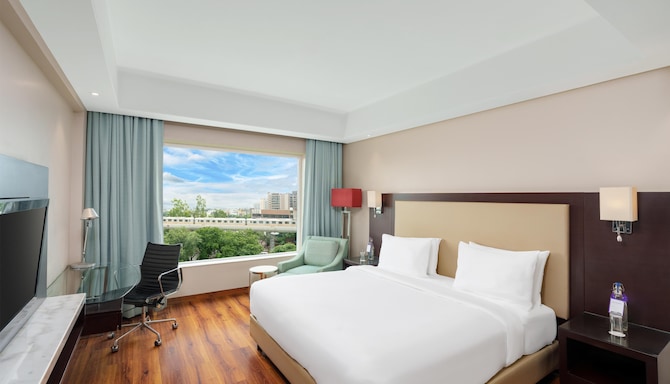 Radisson Hotel Agra - Standard City View Bedroom