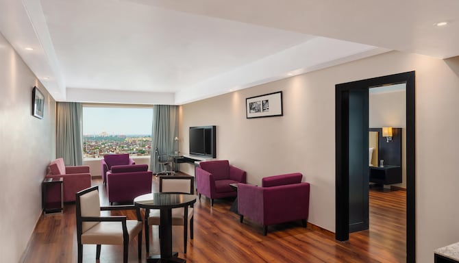 Radisson Hotel Agra - Suite Living Room