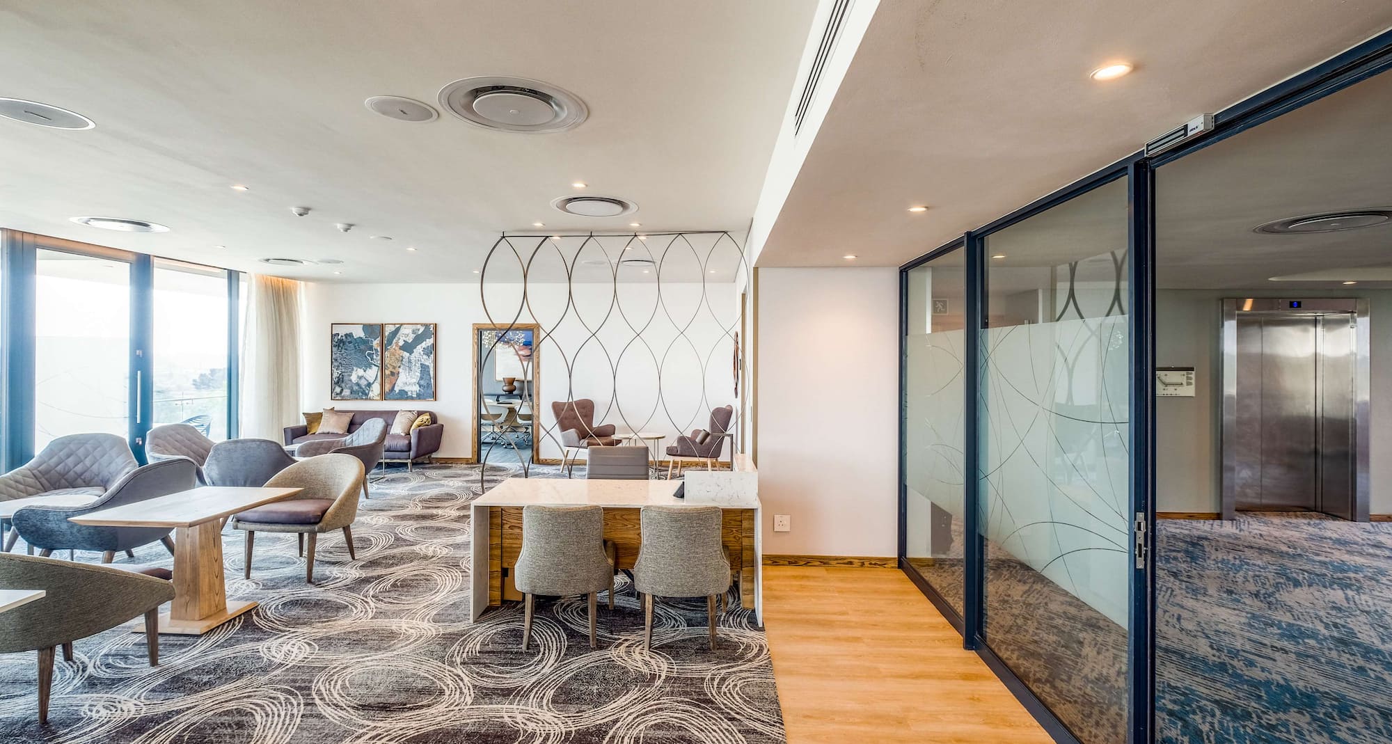 Radisson Hotel and Convention Centre OR Tambo Airport - مركز رجال الأعمال