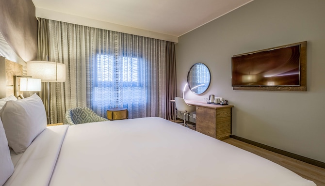 Radisson Hotel and Convention Centre OR Tambo Airport - Guest room