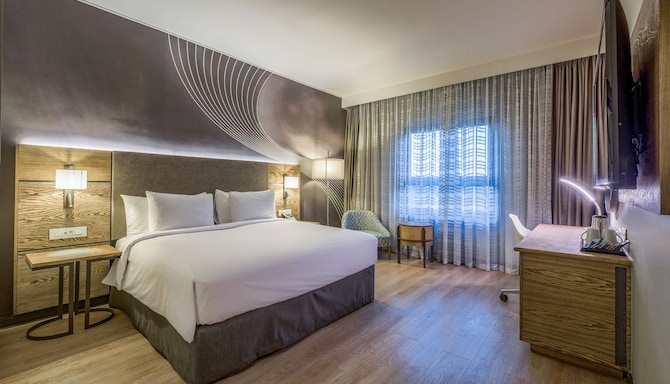 Radisson Hotel and Convention Centre OR Tambo Airport - Guest room